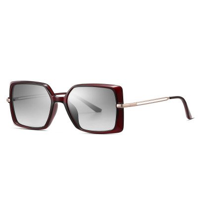 نظارة شمسية بتصميم كلاسيك